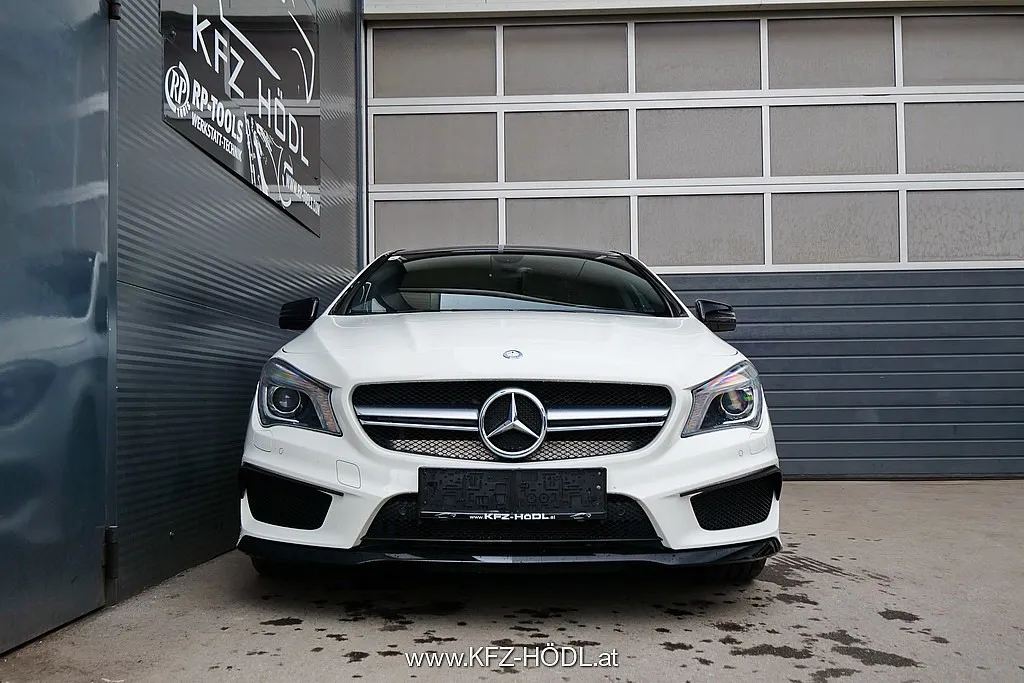 Mercedes-Benz CLA 45 AMG 4MATIC Aut. Image 3